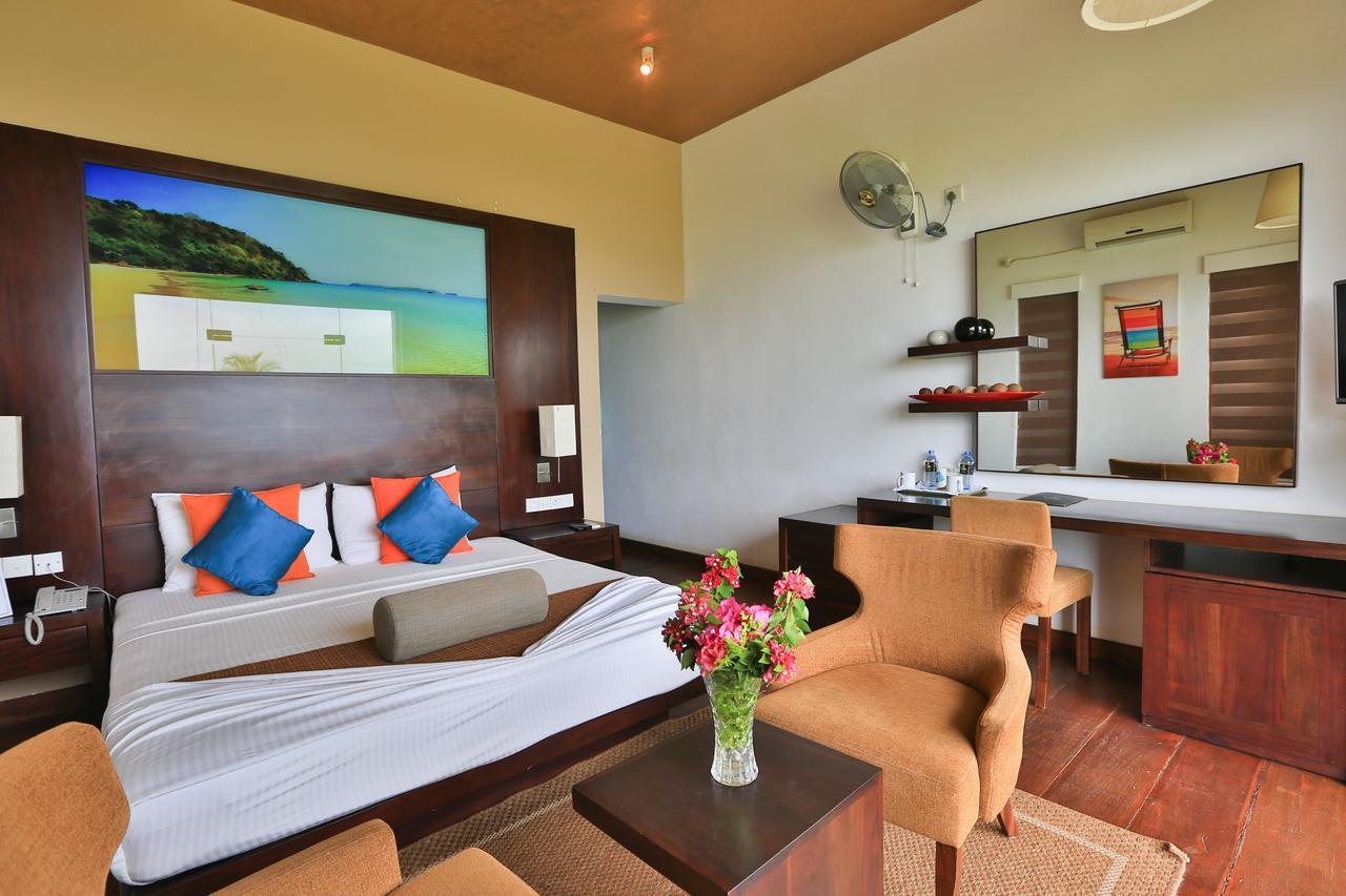 Laya Waves Hotel Passikudah Exterior photo